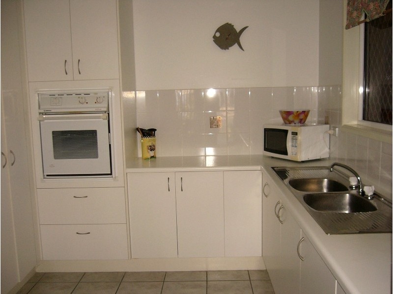 16 Campbell Street, Torquay QLD 4655