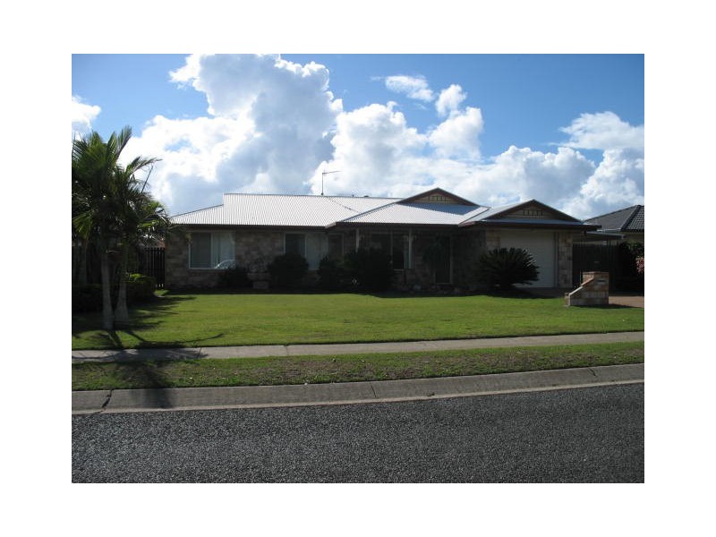 80 Hanson Street, Urangan QLD 4655