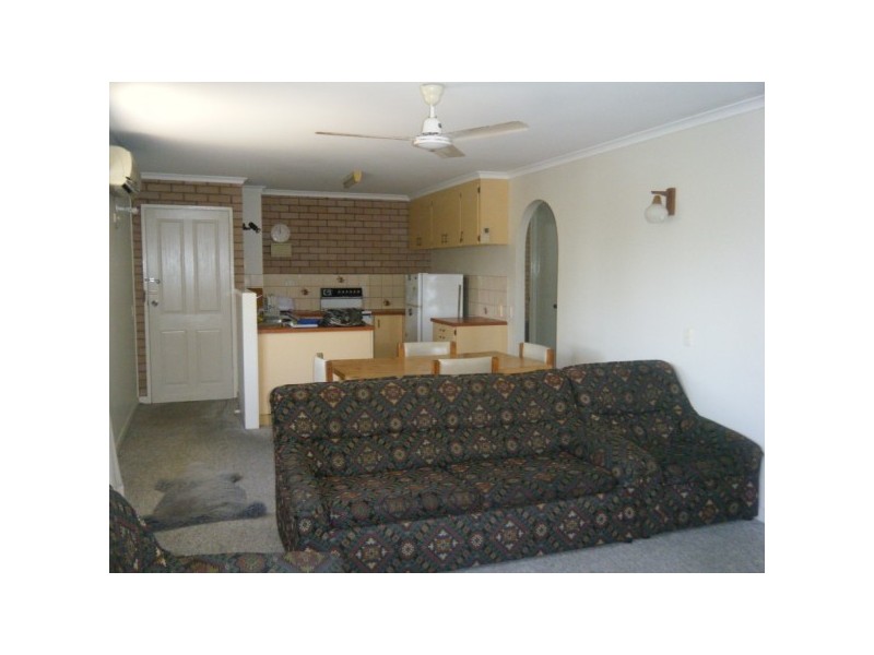 5/479 Esplanade, Torquay QLD 4655