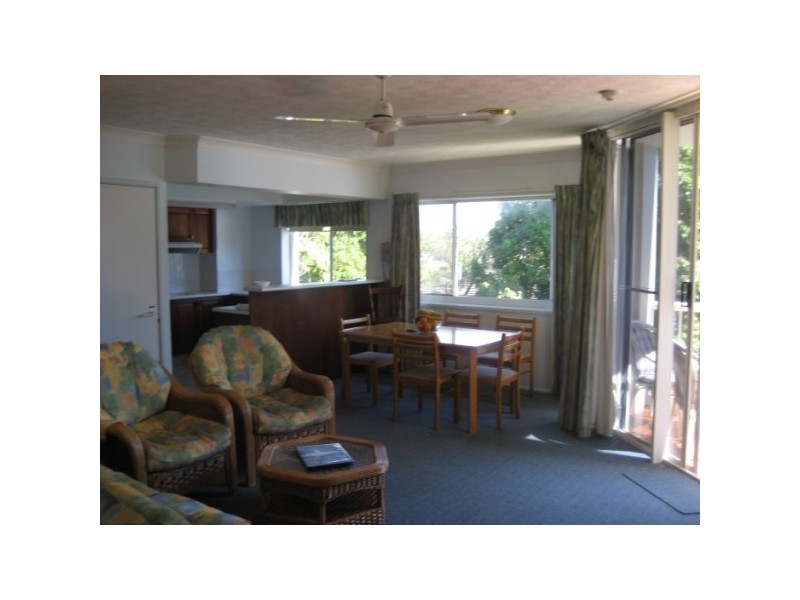 Unit 18 451-452 Esplanade, Torquay QLD 4655