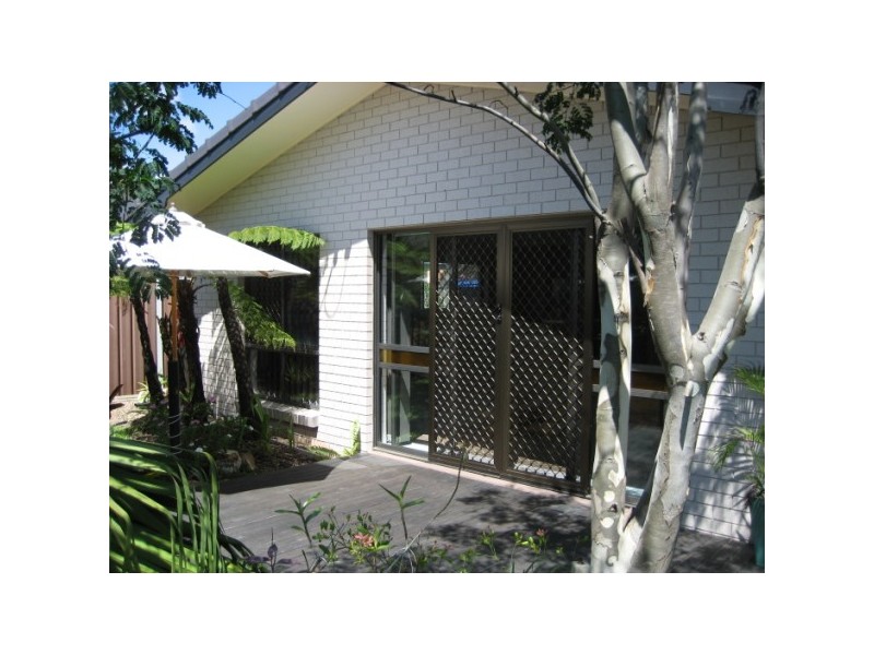 25 Cooloola Cresent, Urangan QLD 4655