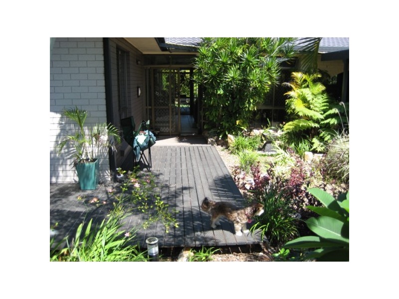 25 Cooloola Cresent, Urangan QLD 4655