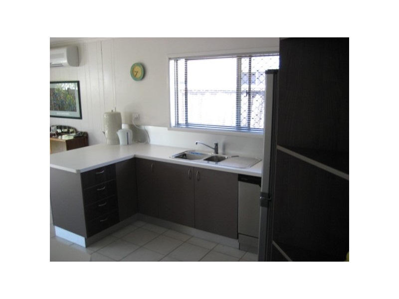 25 Cooloola Cresent, Urangan QLD 4655