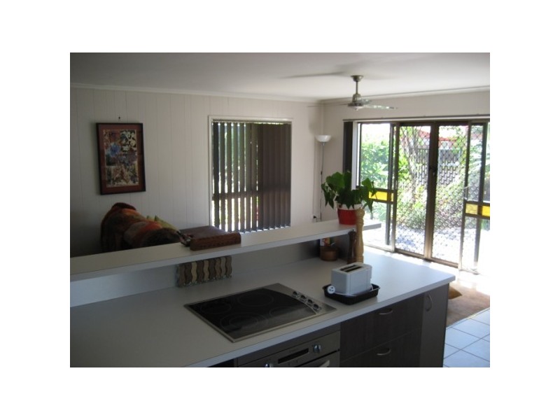 25 Cooloola Cresent, Urangan QLD 4655