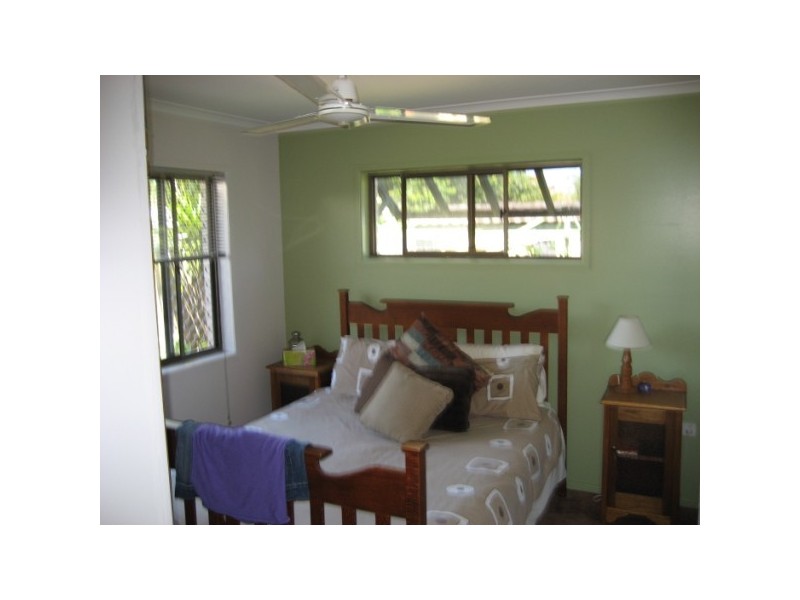 25 Cooloola Cresent, Urangan QLD 4655