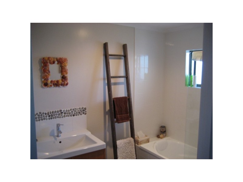 25 Cooloola Cresent, Urangan QLD 4655