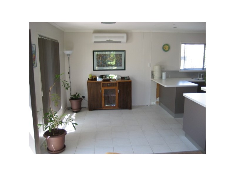 25 Cooloola Cresent, Urangan QLD 4655