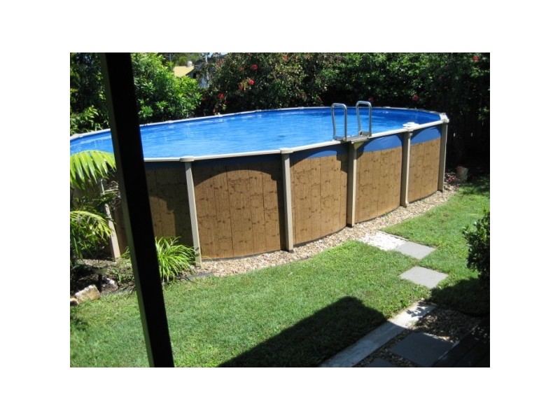 25 Cooloola Cresent, Urangan QLD 4655