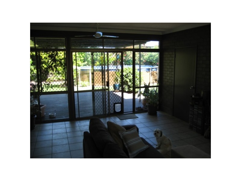 25 Cooloola Cresent, Urangan QLD 4655