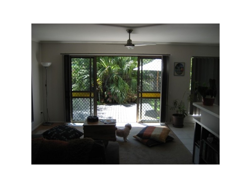 25 Cooloola Cresent, Urangan QLD 4655