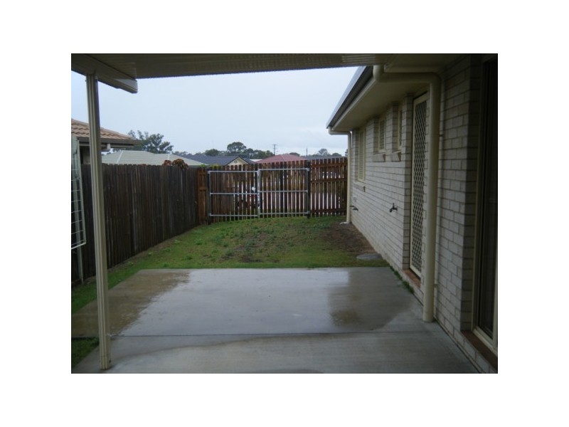 2/7 Topaz Circuit, Urangan QLD 4655