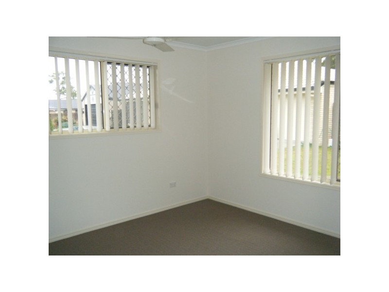 2/7 Topaz Circuit, Urangan QLD 4655