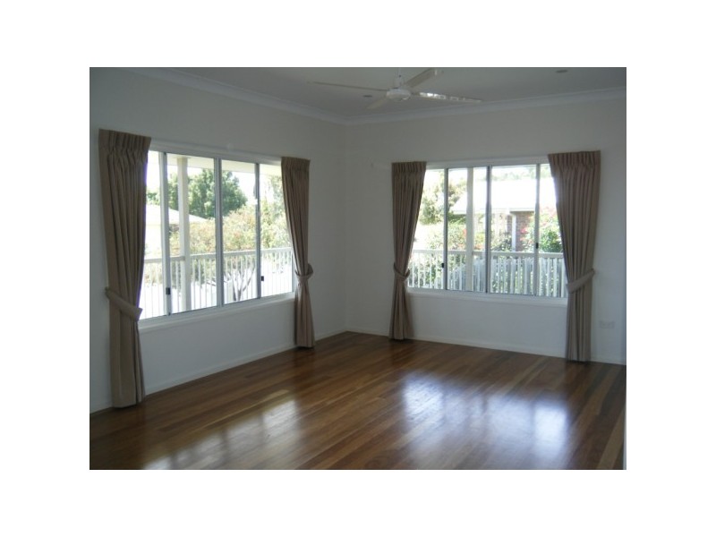 12 Faye Avenue, Scarness QLD 4655