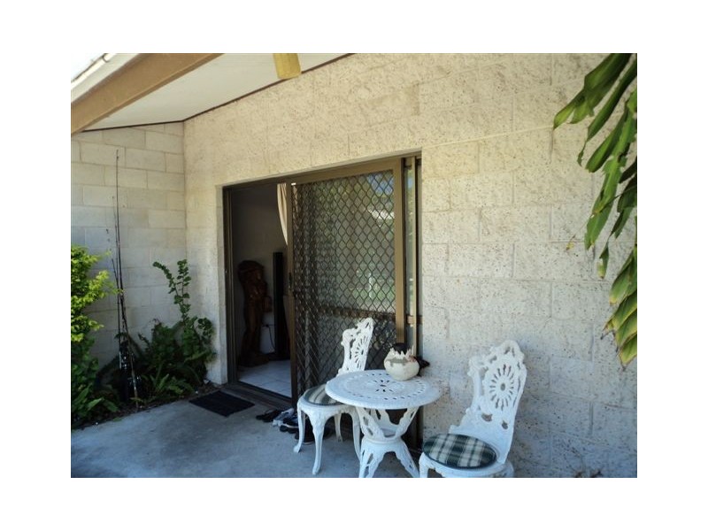 Unit 4/445 Esplanade, Torquay QLD 4655