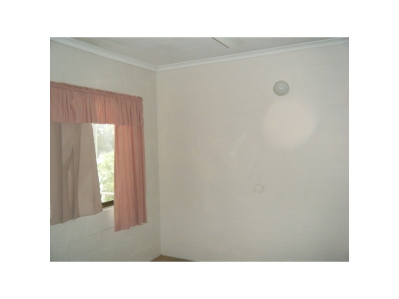 Unit 4/445 Esplanade, Torquay QLD 4655