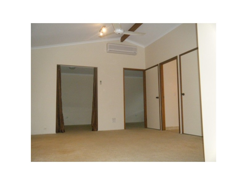 Unit1/82  Miller Street, Urangan QLD 4655