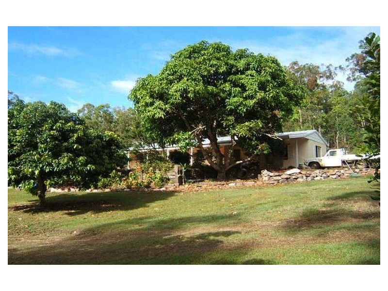 211 Rainbows Road, Childers QLD 4660