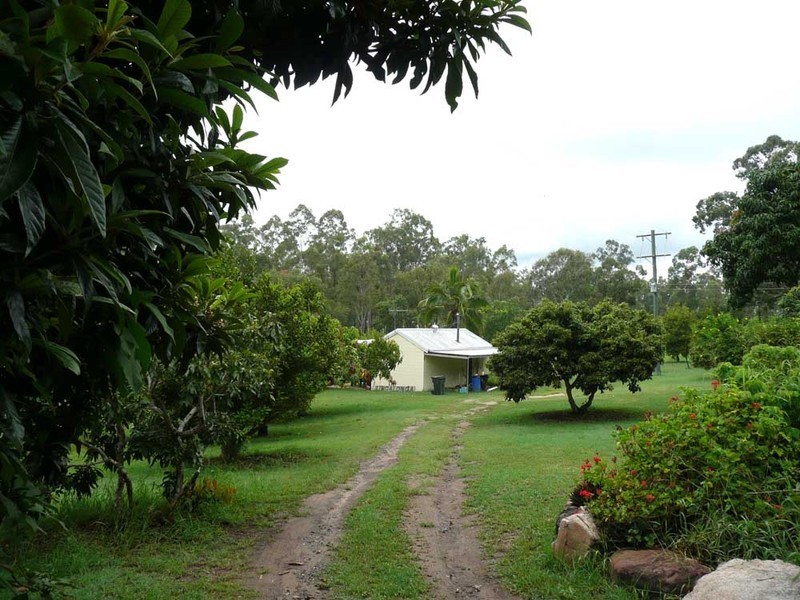 211 Rainbows Road, Childers QLD 4660