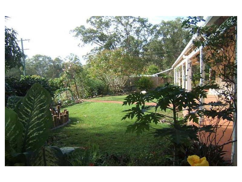 211 Rainbows Road, Childers QLD 4660