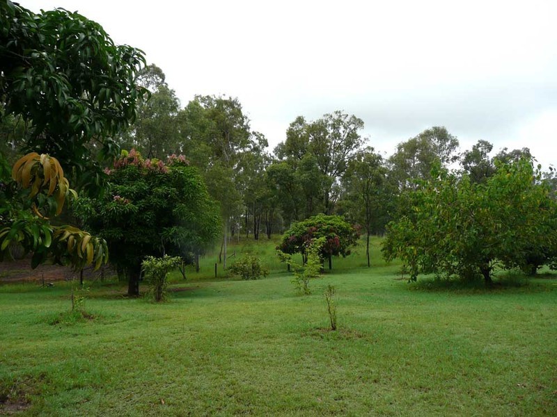 211 Rainbows Road, Childers QLD 4660
