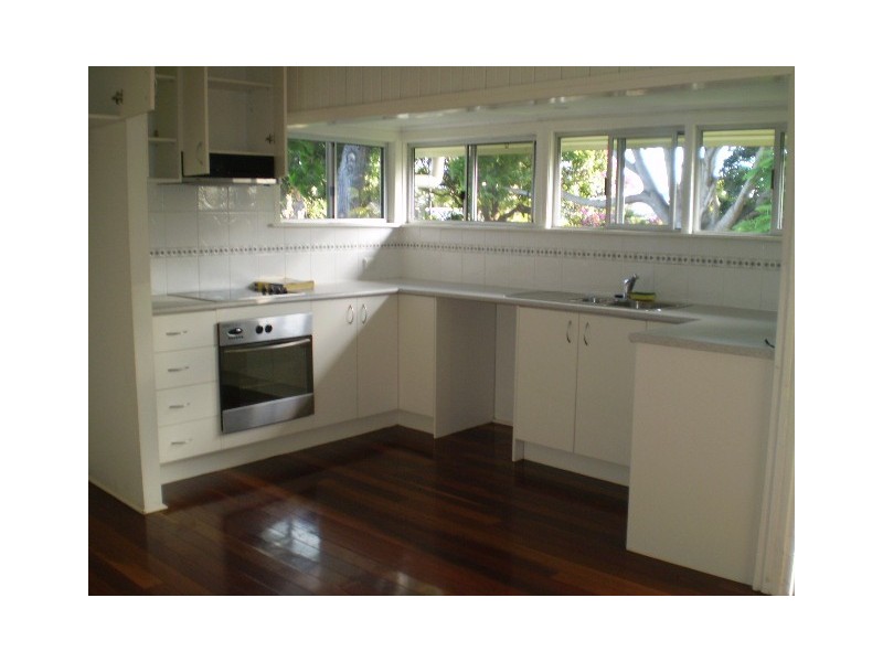 43 Shell Street, Urangan QLD 4655