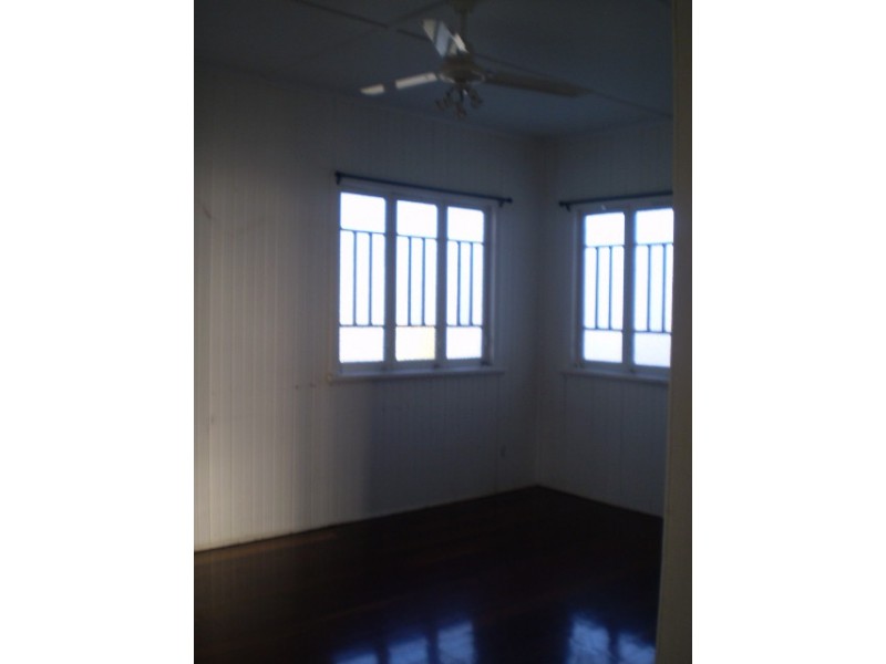 43 Shell Street, Urangan QLD 4655