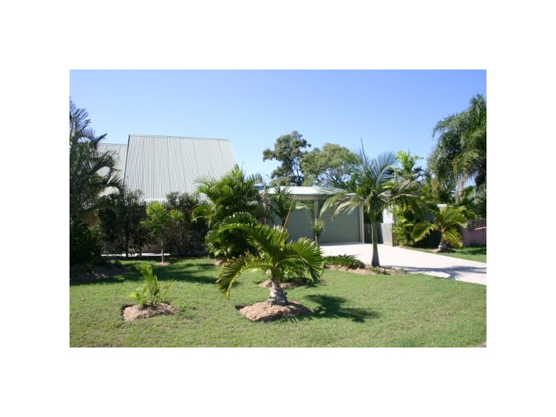 1 Whimbrel Grove, Eli Waters QLD 4655