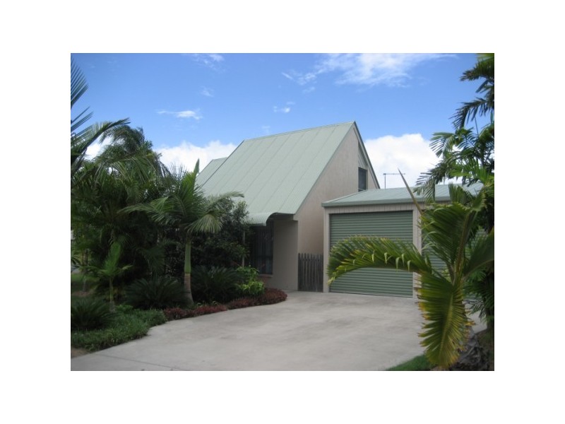 1 Whimbrel Grove, Eli Waters QLD 4655
