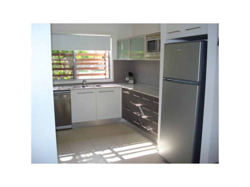 136 Pulgul Street, Urangan QLD 4655
