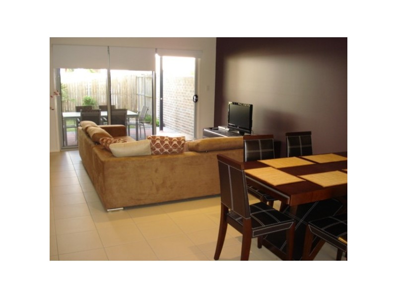 136 Pulgul Street, Urangan QLD 4655