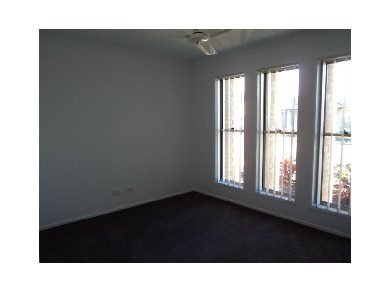 4 Burke Street, Urraween QLD 4655