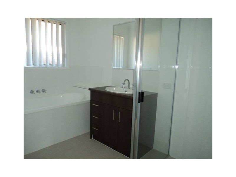 4 Burke Street, Urraween QLD 4655