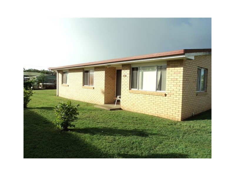 811 Boat Harbour Dr, Urangan QLD 4655