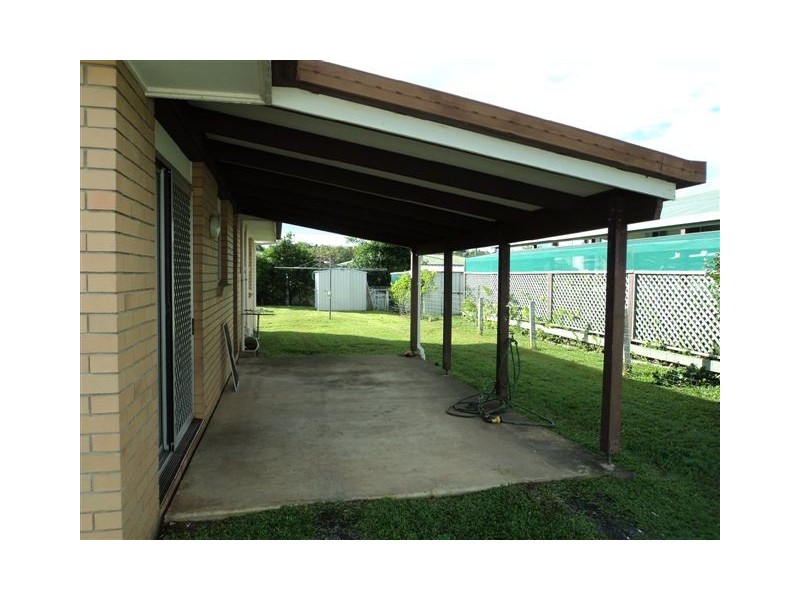 811 Boat Harbour Dr, Urangan QLD 4655