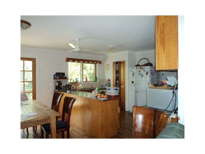 61 Helsham Street, Point Vernon QLD 4655