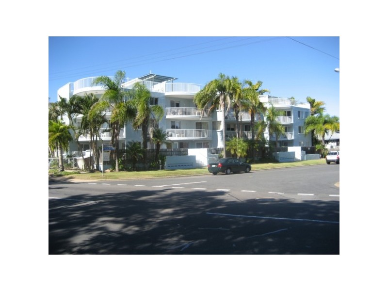9/458 Esplanade, Torquay QLD 4655