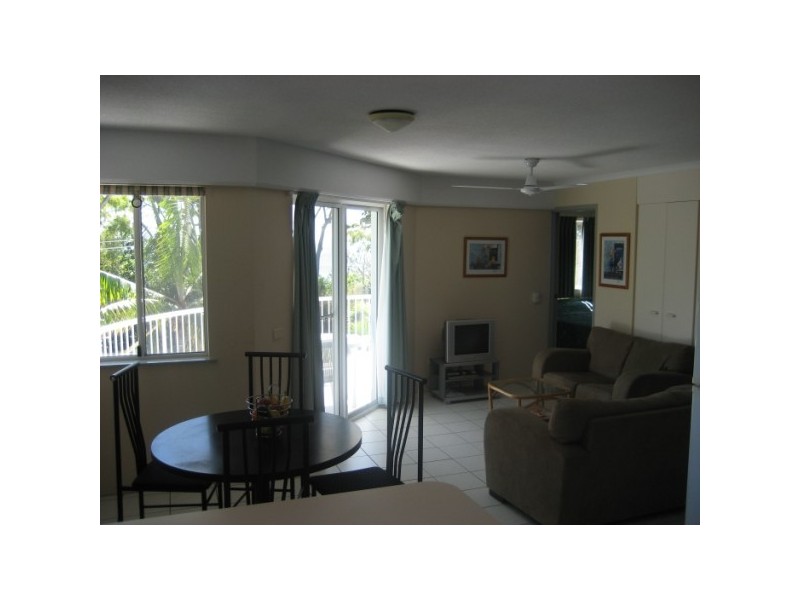 9/458 Esplanade, Torquay QLD 4655