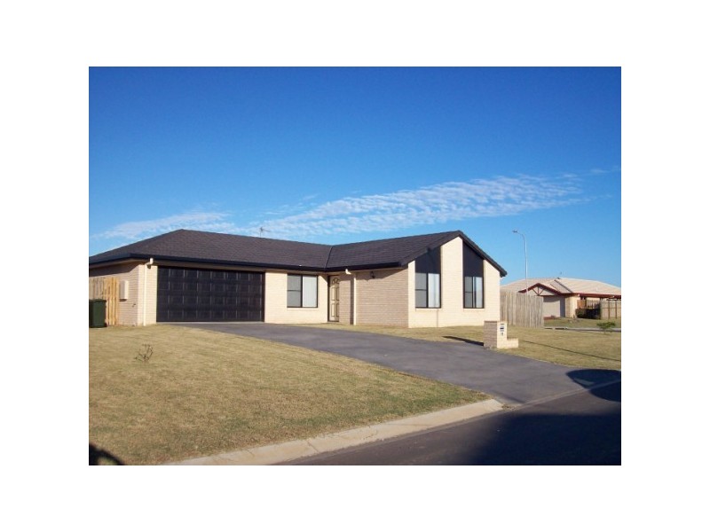 11 Joselyn Drive, Point Vernon QLD 4655