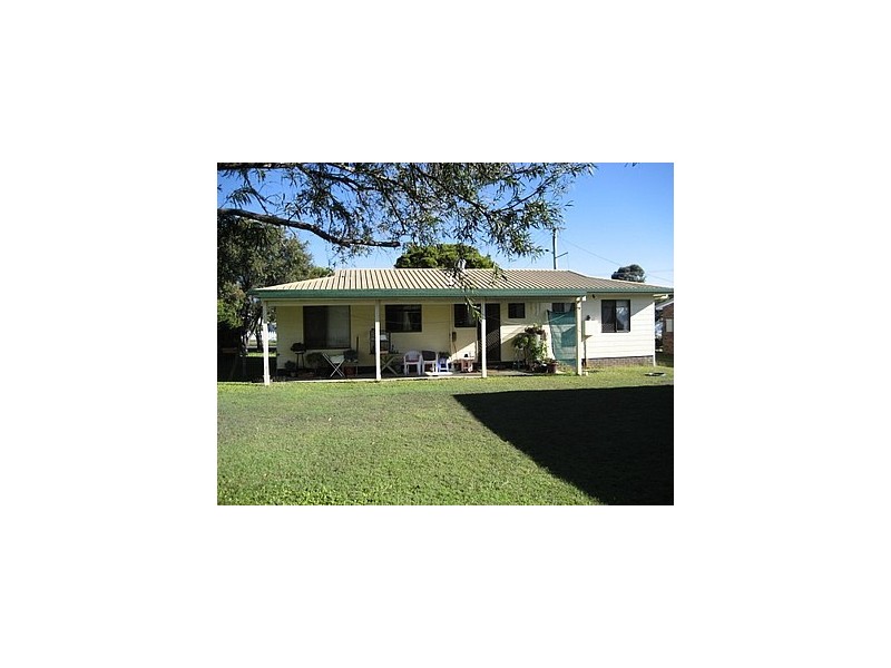 7 Ross Street, Urangan QLD 4655