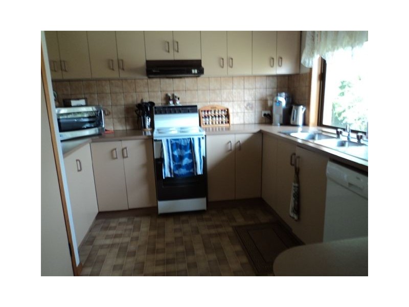 13 Margaret, Urangan QLD 4655