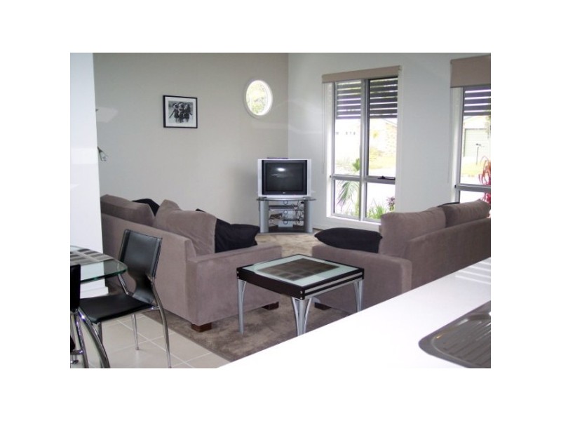 1/542 The Esplanade, Urangan QLD 4655