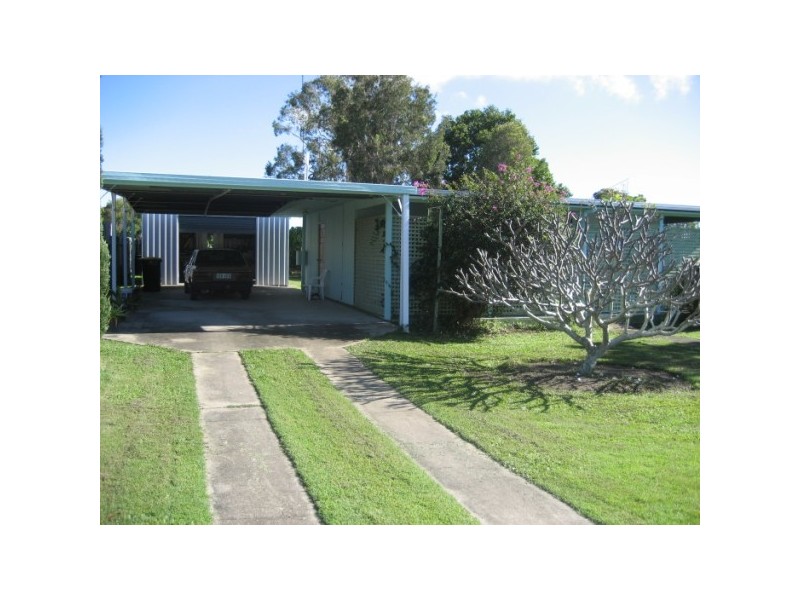 71 Limpus Street, Urangan QLD 4655