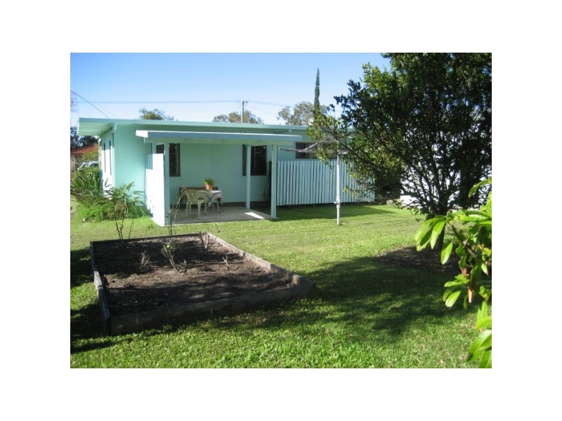 71 Limpus Street, Urangan QLD 4655