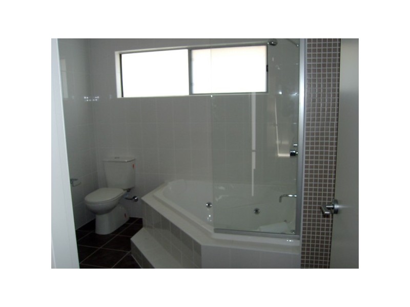 4/187 Torquay Road, Scarness QLD 4655