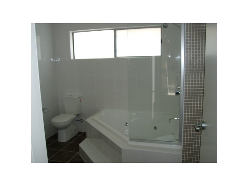 4/187 Torquay Road, Scarness QLD 4655