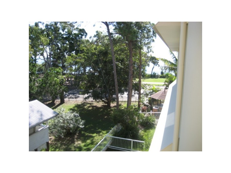 18/451 Esplanade, Torquay QLD 4655