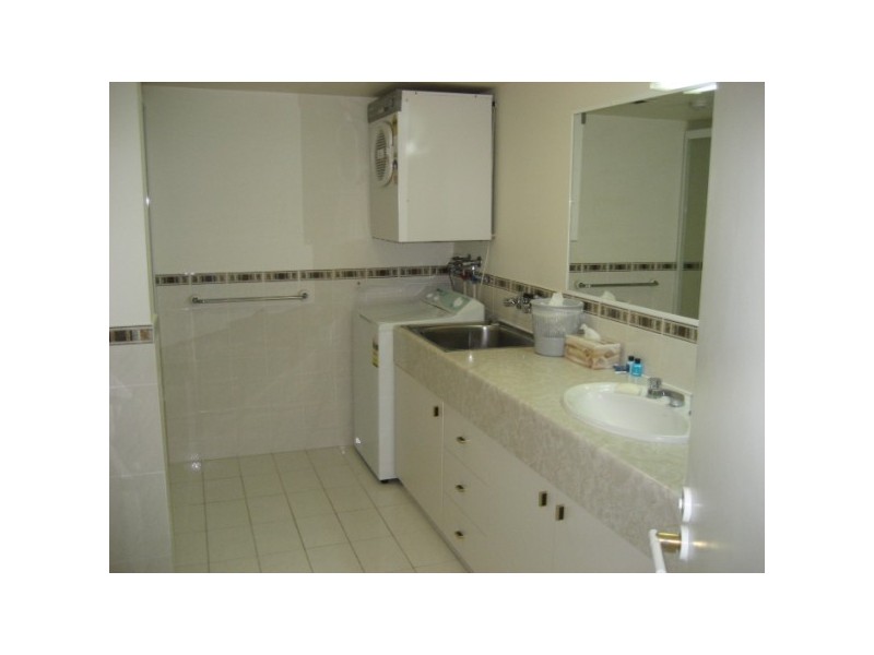 18/451 Esplanade, Torquay QLD 4655