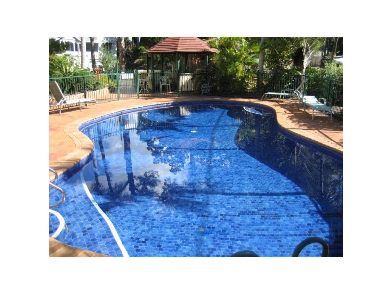 18/451 Esplanade, Torquay QLD 4655