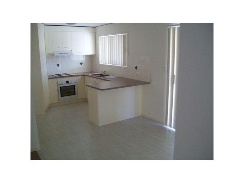 19 joselyn, Point Vernon QLD 4655