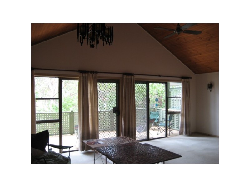 2/415 Boat Harbour Drive, Torquay QLD 4655